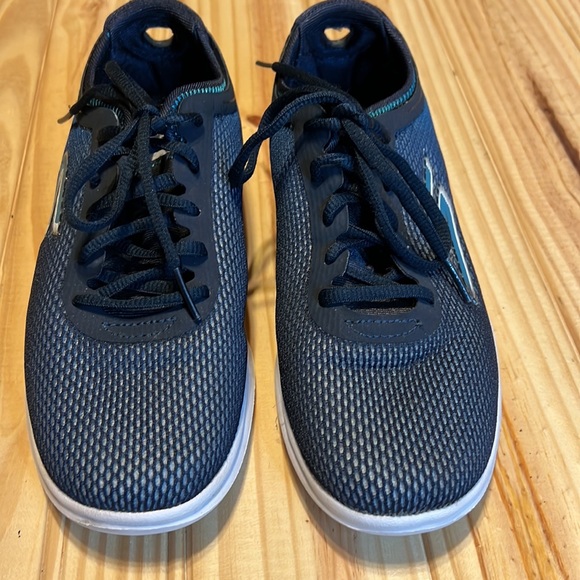 Size 6.5 Skechers goga mat technology sneakers - Picture 3 of 7